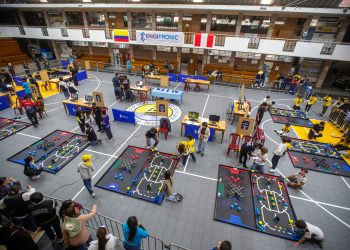 Talento y esfuerzo en acción: Juan XXIII brilló en la Competencia de Robótica MakeX 2025