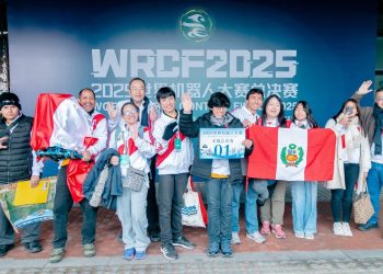 Estudiantes nos representaron en la competencia internacional de robótica MakeX en China